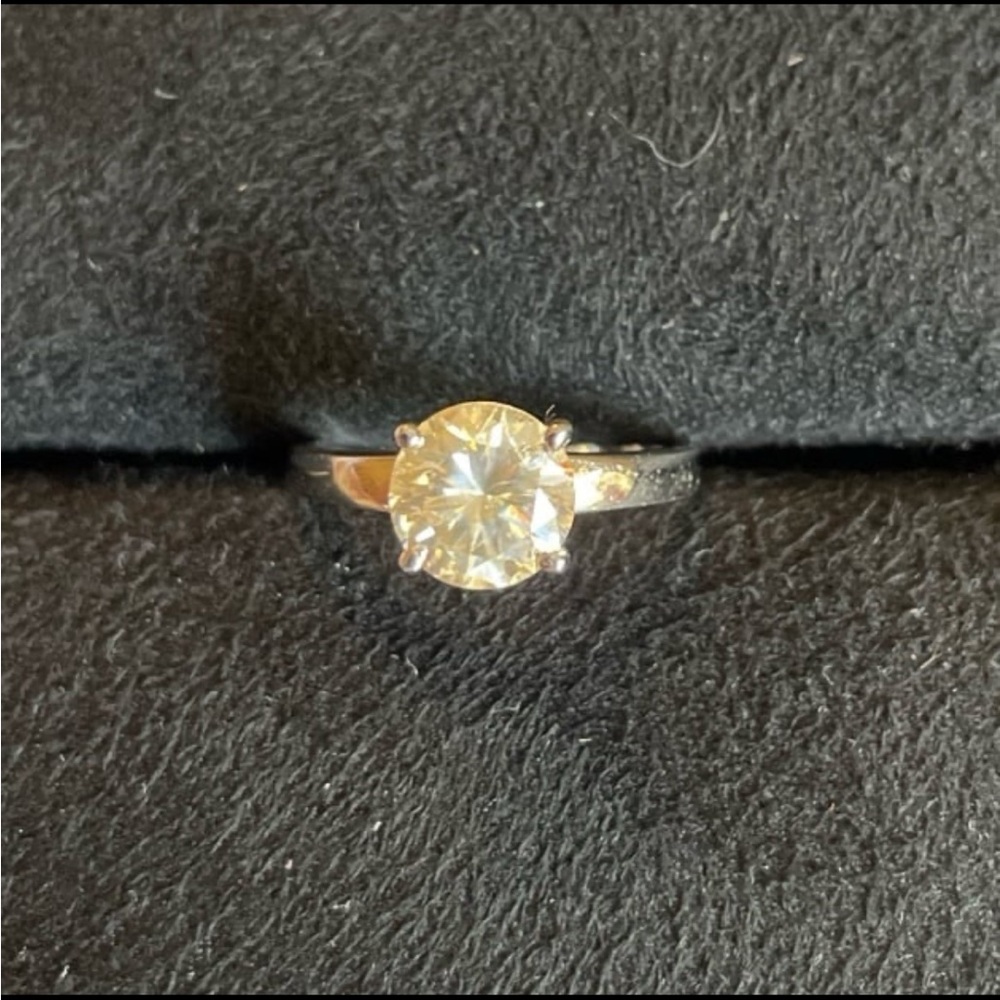 Beautiful 1.31 Carat Certified Round Brilliant Cut Champagne Moissanite Diamond